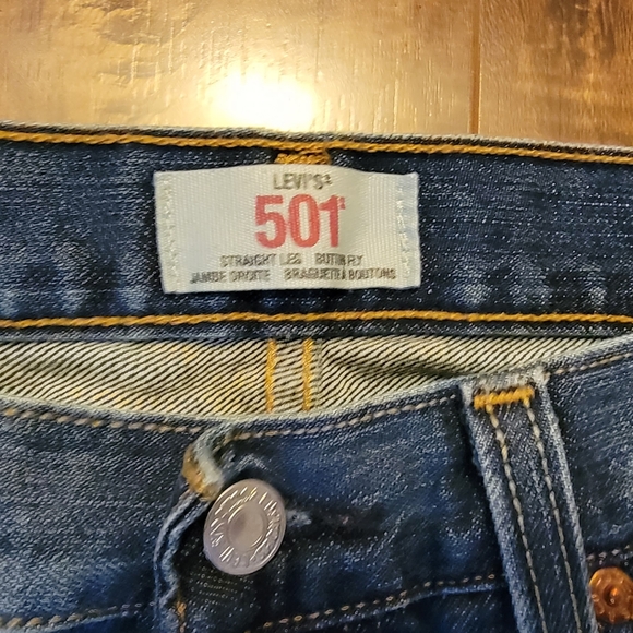 Mens Levi 501 Jean's  W 33 L34 straight leg  Button Fly Never worn - Picture 7 of 9